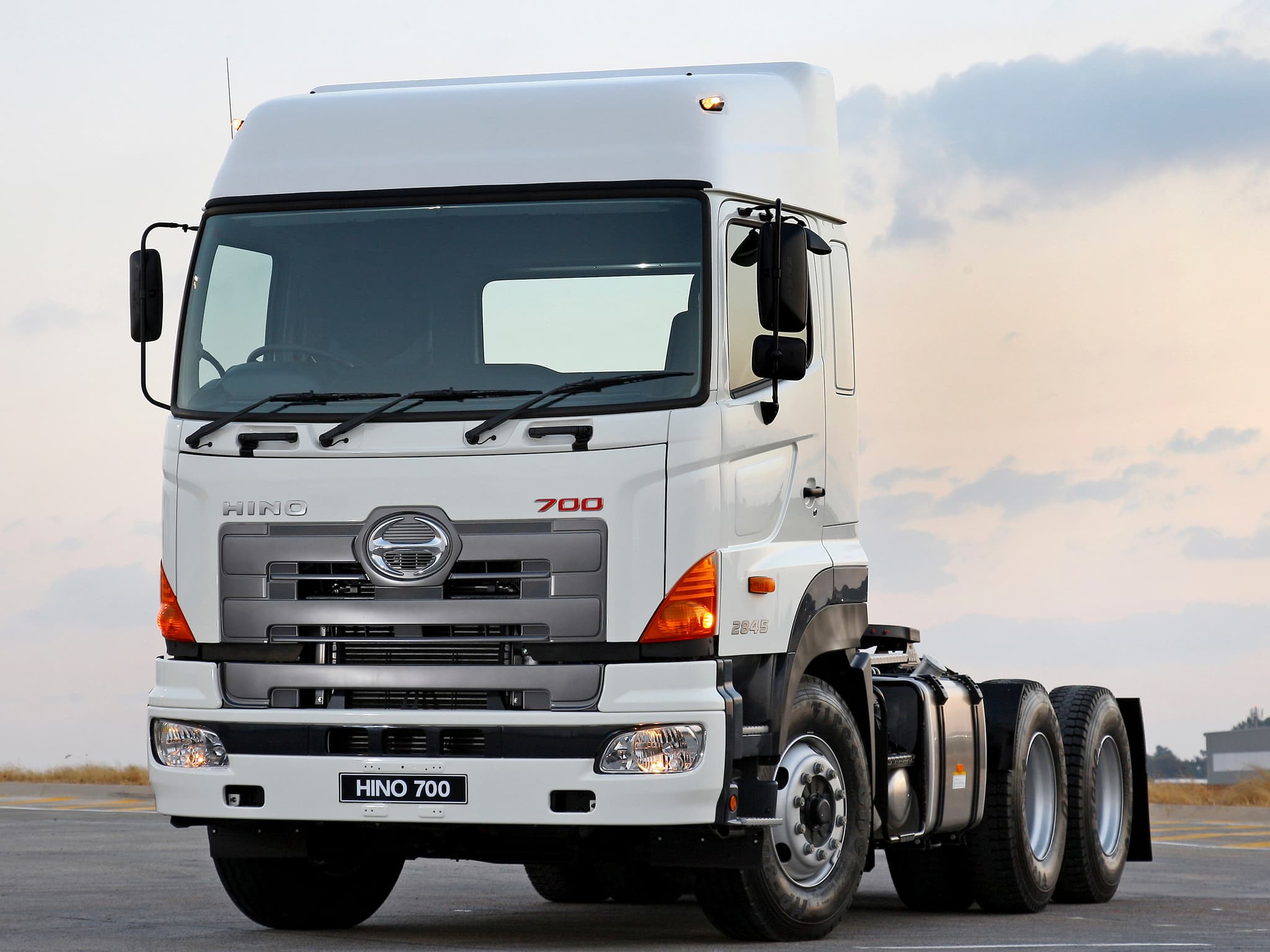 A Guide to Sourcing Heavy Truck Parts from China: Quality Control & Lead Times.